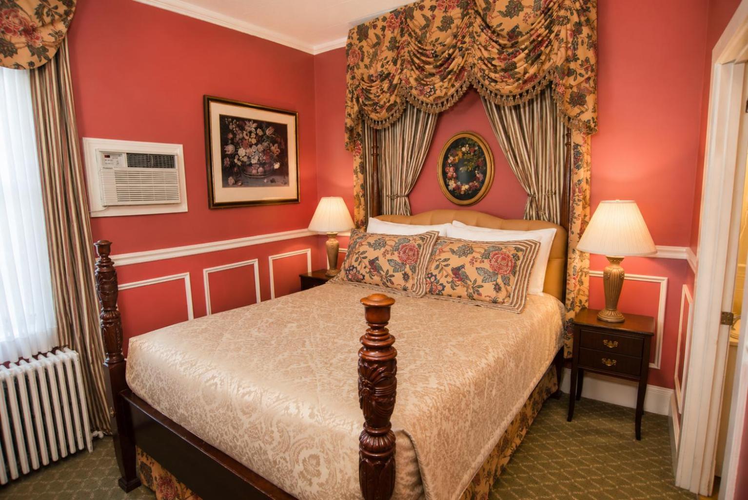 Queen Room